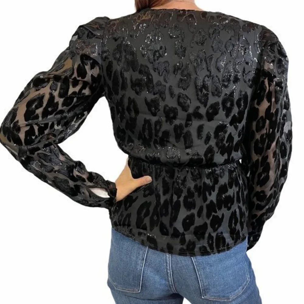 EXPRESS Metallic Leopard Wrap Front Bow Top Small - Picture 2 of 10
